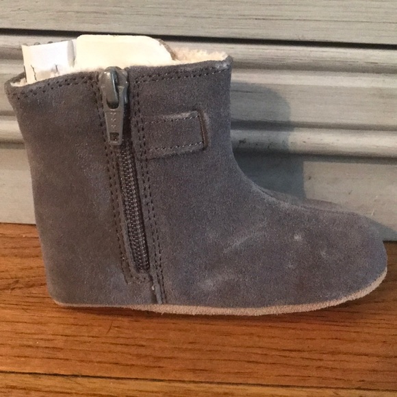 NWT Robeez Gwen Grey Boots US 6 - Picture 3 of 7